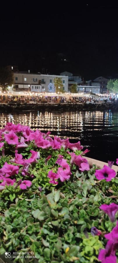 Iride Sul Lago 1 Via Principessa Jolanda 10-Piazza Del Molo أنغويلارا سابازيا المظهر الخارجي الصورة