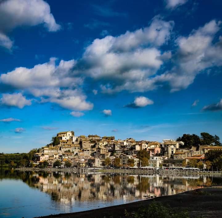 Iride Sul Lago 1 Via Principessa Jolanda 10-Piazza Del Molo أنغويلارا سابازيا المظهر الخارجي الصورة